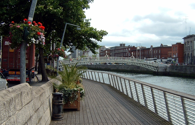 Halfpenny Bridge.JPG